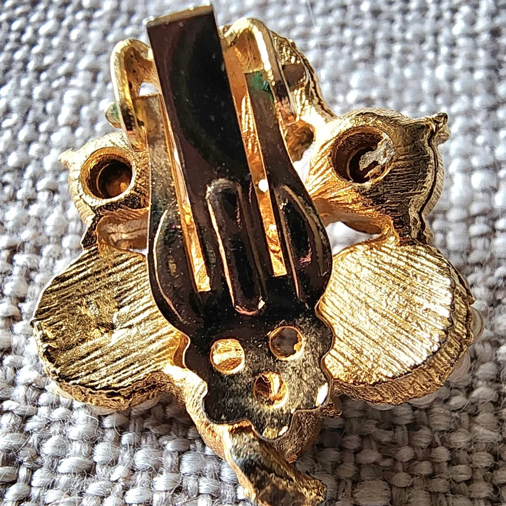 Vintage Gold and Purple Floral Brooch with Circular Design